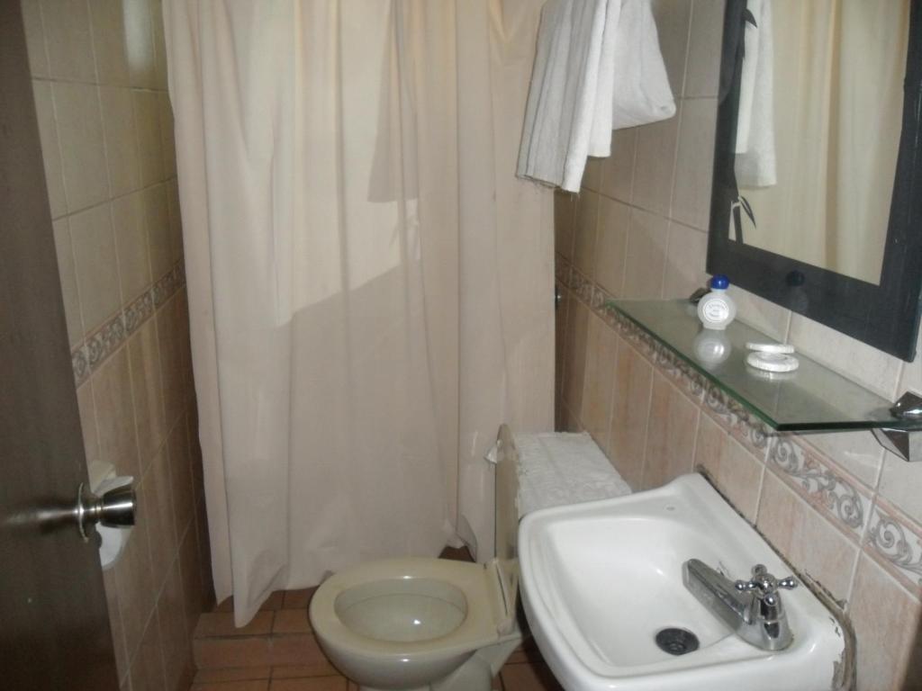 Tagaytay Econo Hotel 大雅台 客房 照片